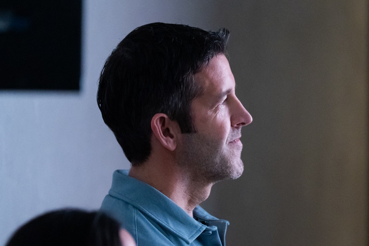 John Ternus assume comando da Apple: poder imenso, mas um caminho repleto de desafios
